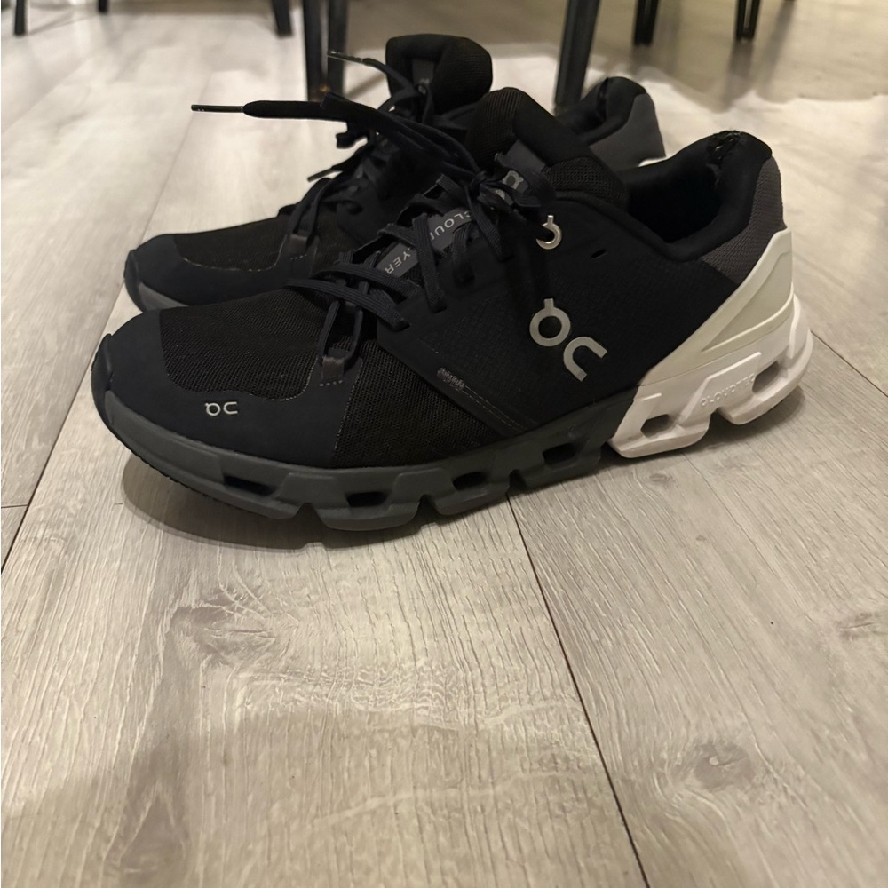 On CLOUD CLOUDTECH Running Men’s Sneakers — Black with half- White Sole